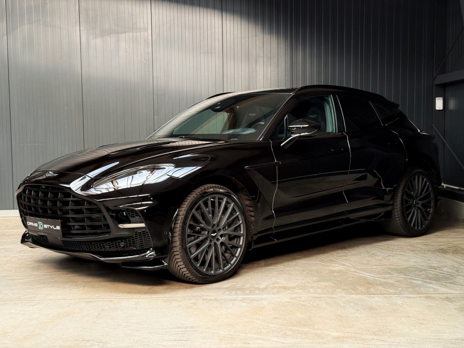 Fahrzeugabbildung Aston Martin DBX 4.0 V8 DBX707 + 2.Hand + Top Geplfegt