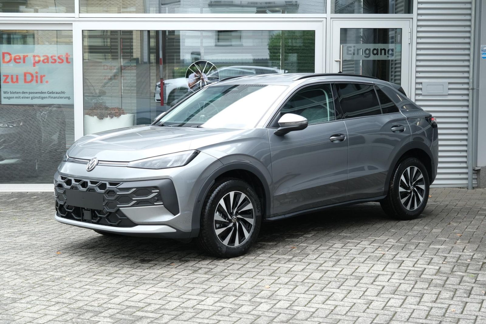 Volkswagen T-Roc 1.5 eTSI Life DSG AHK ACC LED App-Navi ...