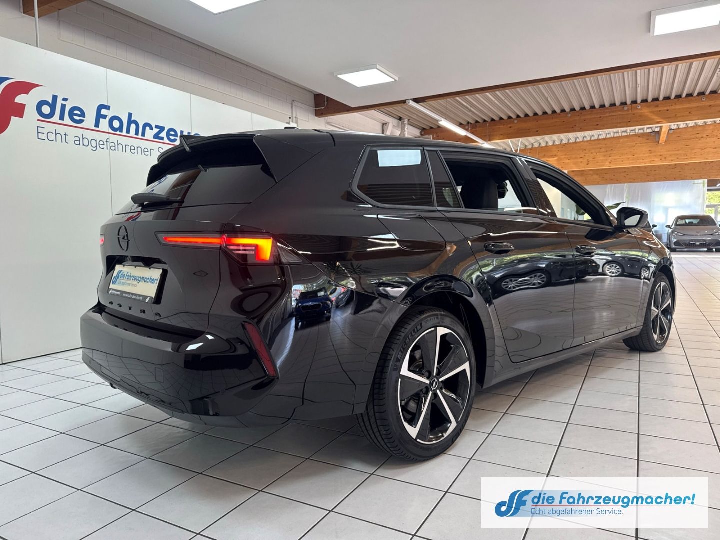 Fahrzeugabbildung Opel Astra L Sports Tourer GS Line Digi Co 360 LED A
