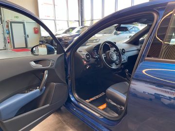 Audi A1 Sportback sport Aut.*1.HAND*BI-XENON*NAVI*PDC