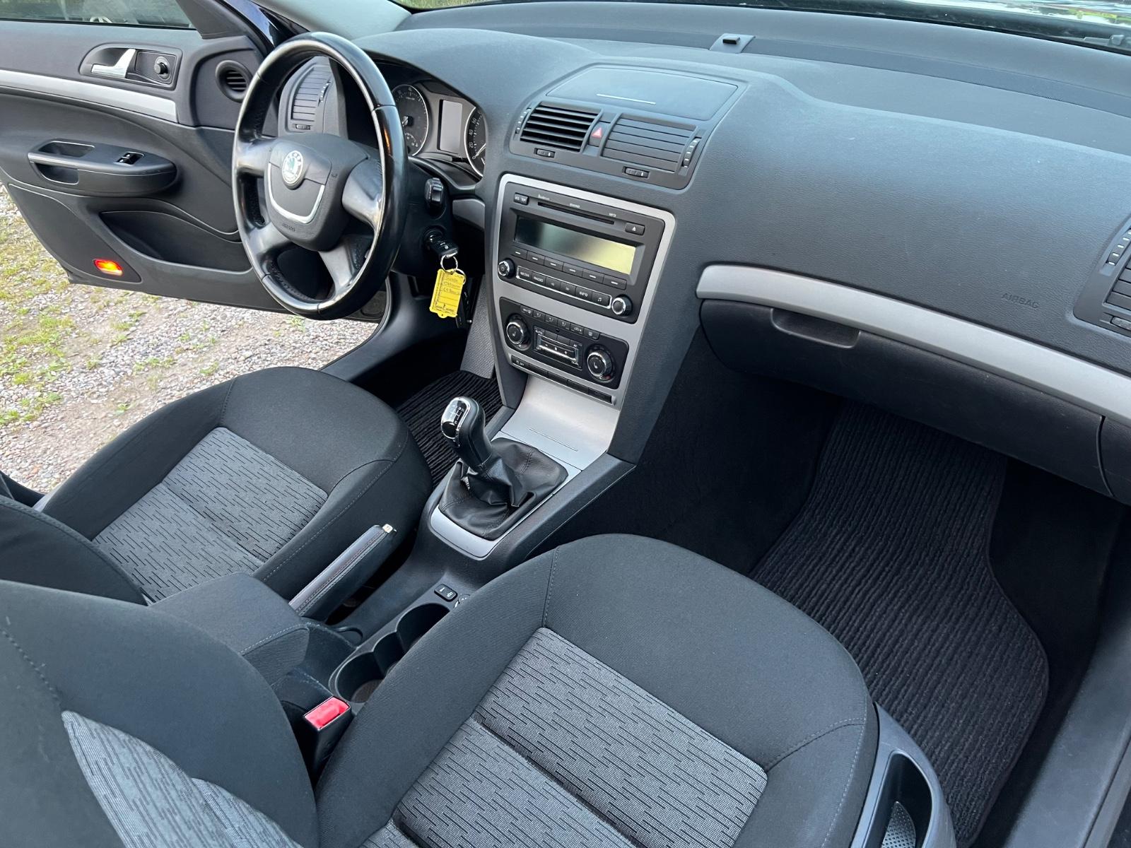 Skoda Octavia 2012 — photo 25