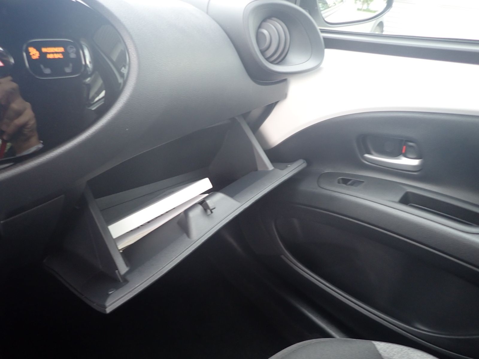 Fahrzeugabbildung Toyota Aygo X Play 1.0 5tg.
