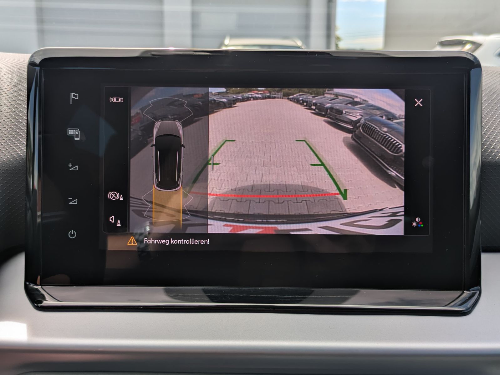 Fahrzeugabbildung SEAT Arona 1.0 TSI FR DSG AHK*ACC*LED*APP*DAB*KAMERA