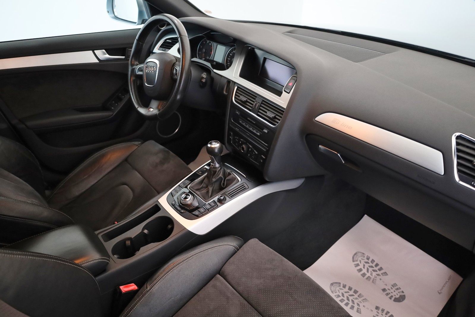 Fahrzeugabbildung Audi A4 Avant S line T.Leder,Navi,Xenon,SH.PDC