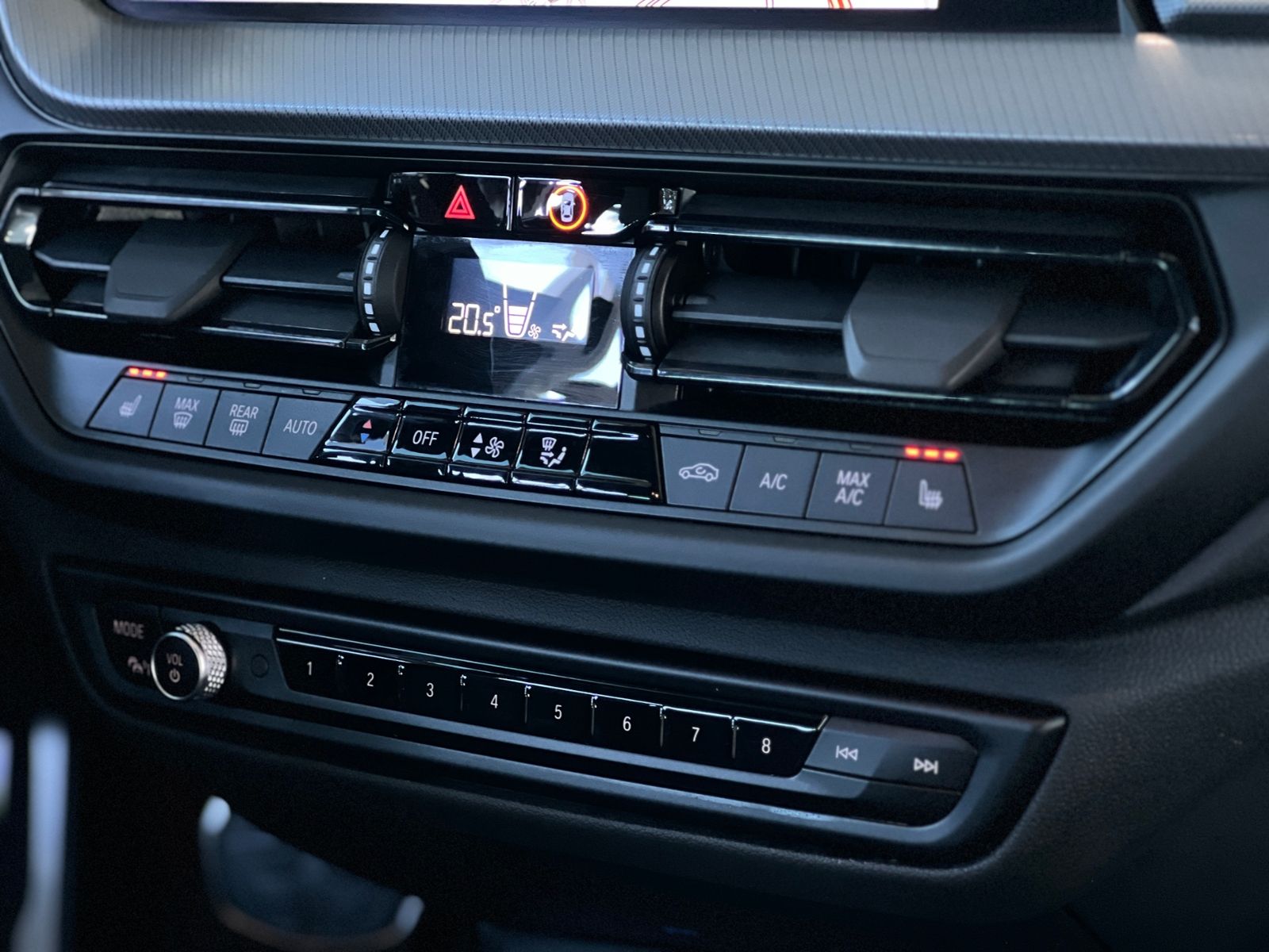 Fahrzeugabbildung BMW 120 i M Sport PDC KLIMA LED NAVI SHZ