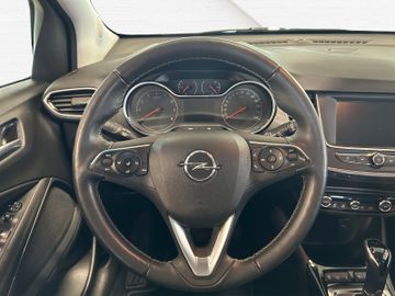 Fotografie des Opel Crossland (X) 1.2 AT Kamera Allwetter beh. Front