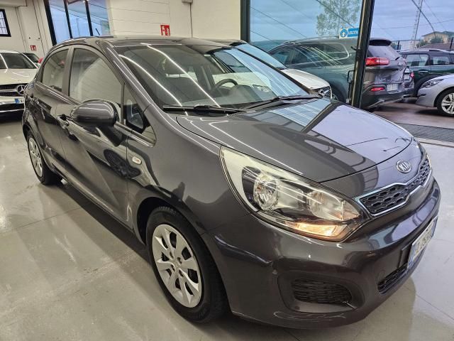 Kia Rio 5p 1.4 crdi EX NEOPATENTATI