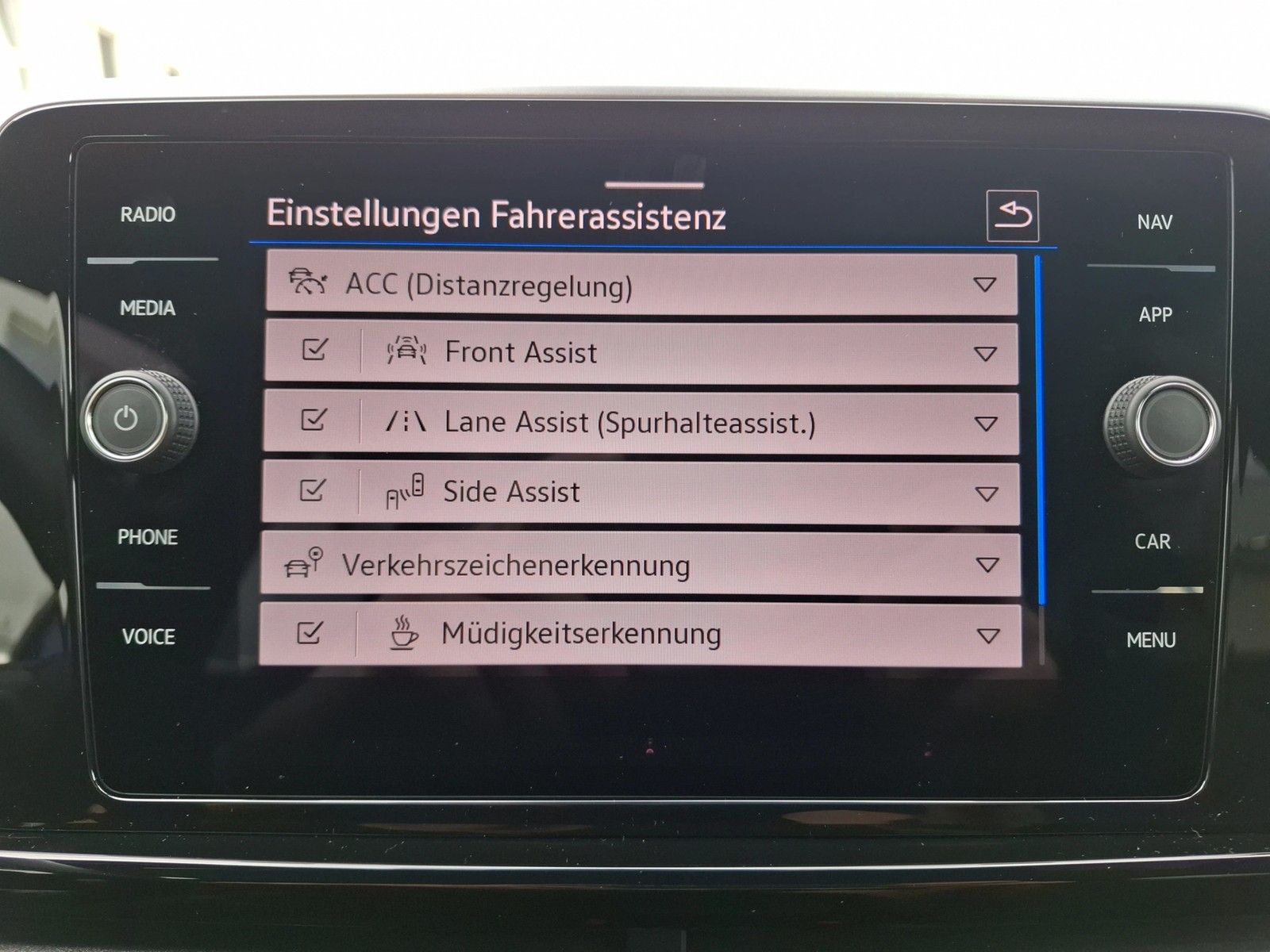 Fahrzeugabbildung Volkswagen T-Roc TSI R-Line DSG Matrix Navi AID ACC Park-As