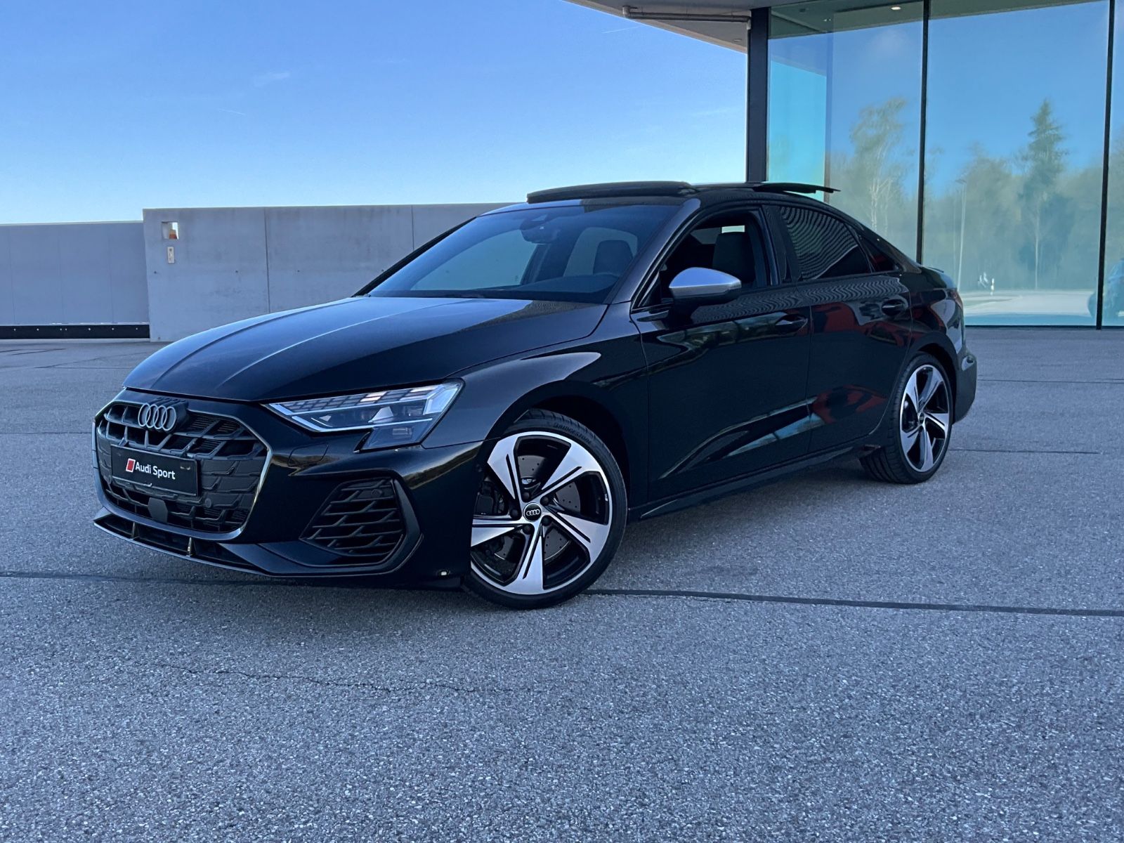 AUDI S3 TFSI quattro -Pano-Matrix-Akrapo-5 J.Garantie