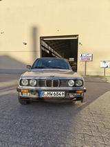 BMW 320 - BMW 320 aus 1984
