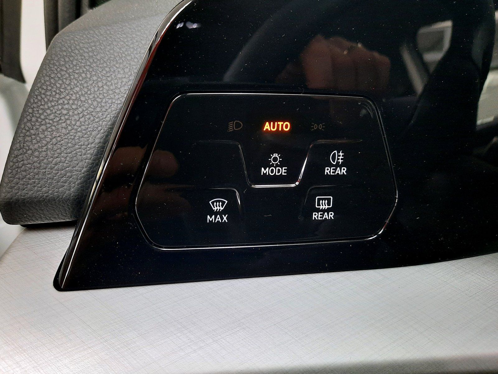 Fahrzeugabbildung Volkswagen Golf Variant Family TSI *LED*Sitzhzg*PDC*AppCon*