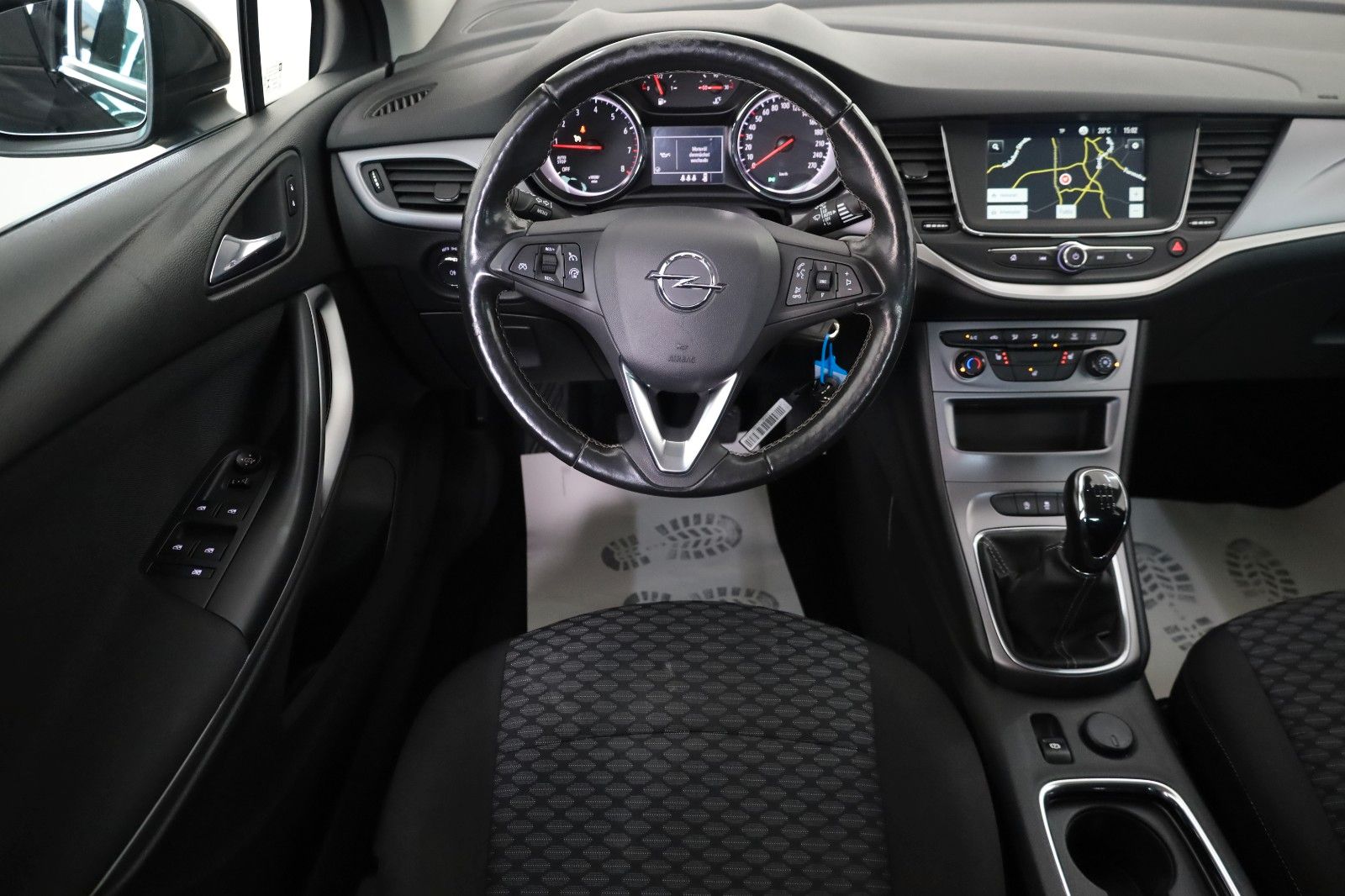 Fahrzeugabbildung Opel Astra K Lim. 5-trg. Edition Navi,LED,SH,PDC