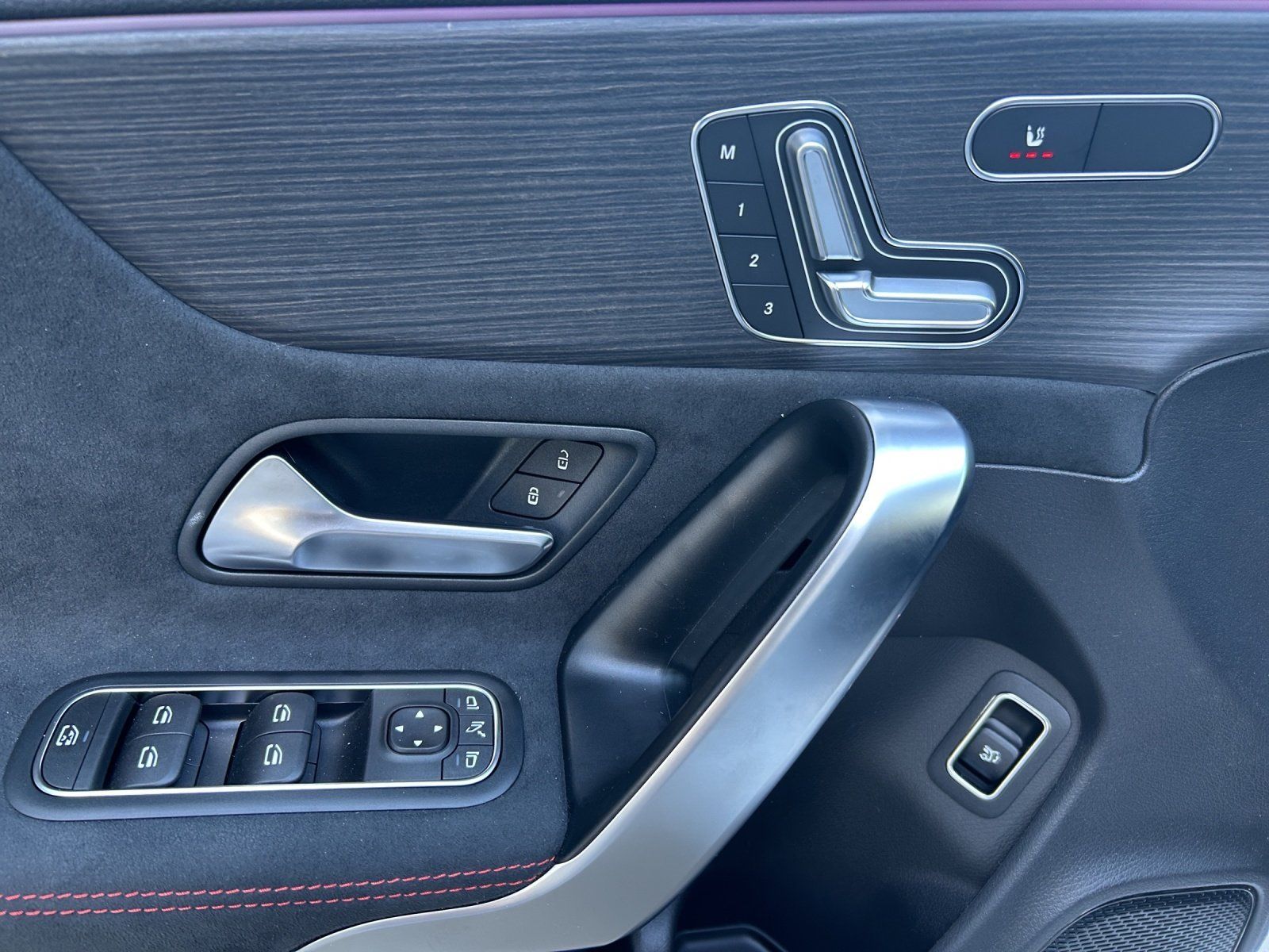 Fahrzeugabbildung Mercedes-Benz CLA 220 d SB AMG Pano MEMORY Head-Up MULTIBEAM