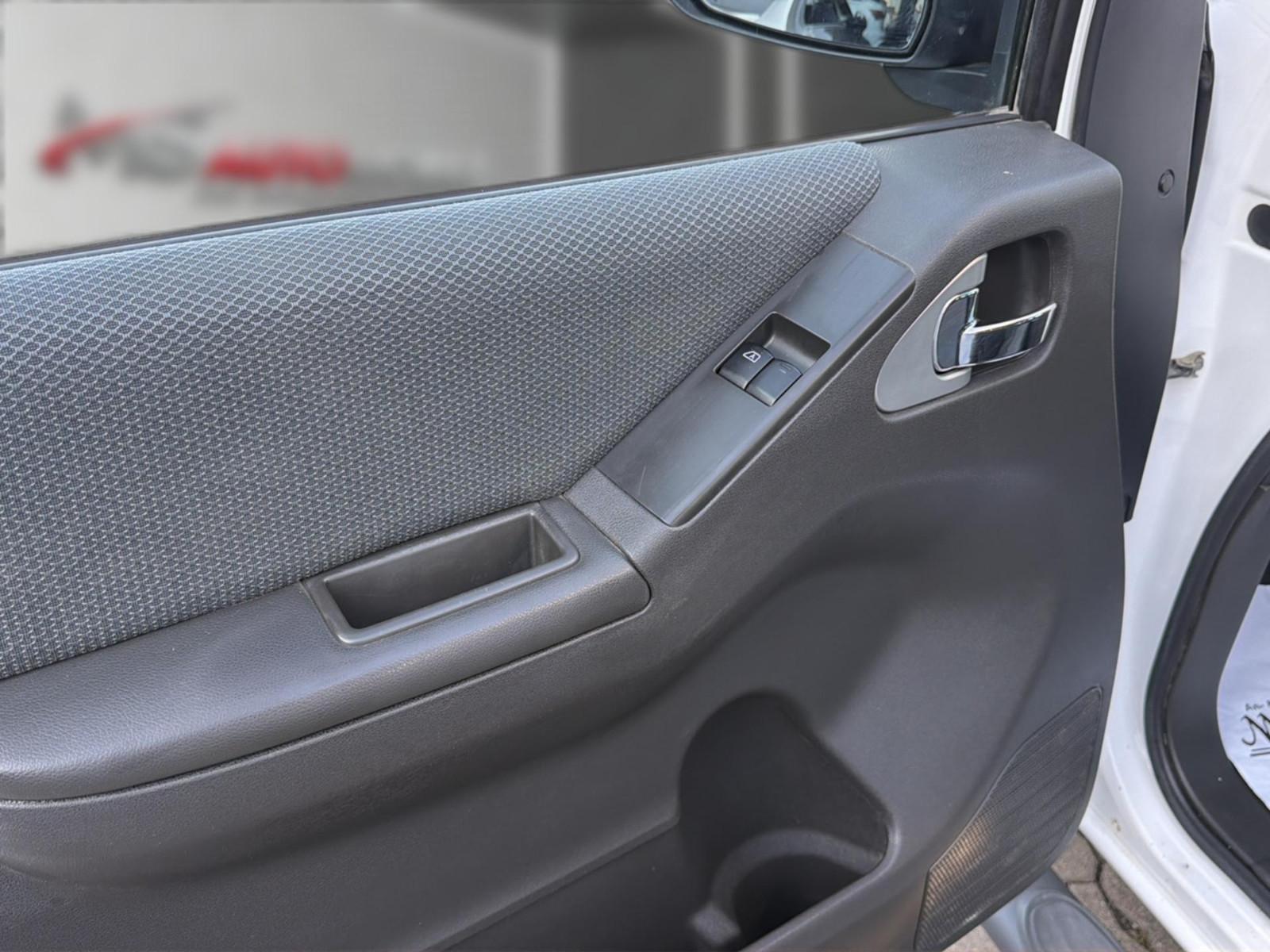 Nissan Navara King Cab SE 4x4 2.5 dCi 190 ch BVM / Attelage / Sièges chauffants / Régulateur de vitesse / 1ère main
