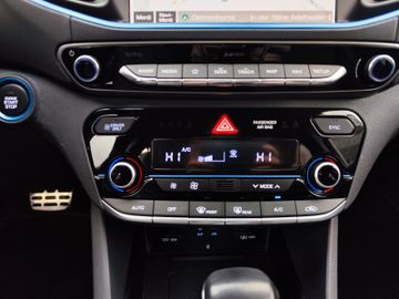 Fahrzeugabbildung Hyundai IONIQ Ioniq Premium Plug-In Hybrid
