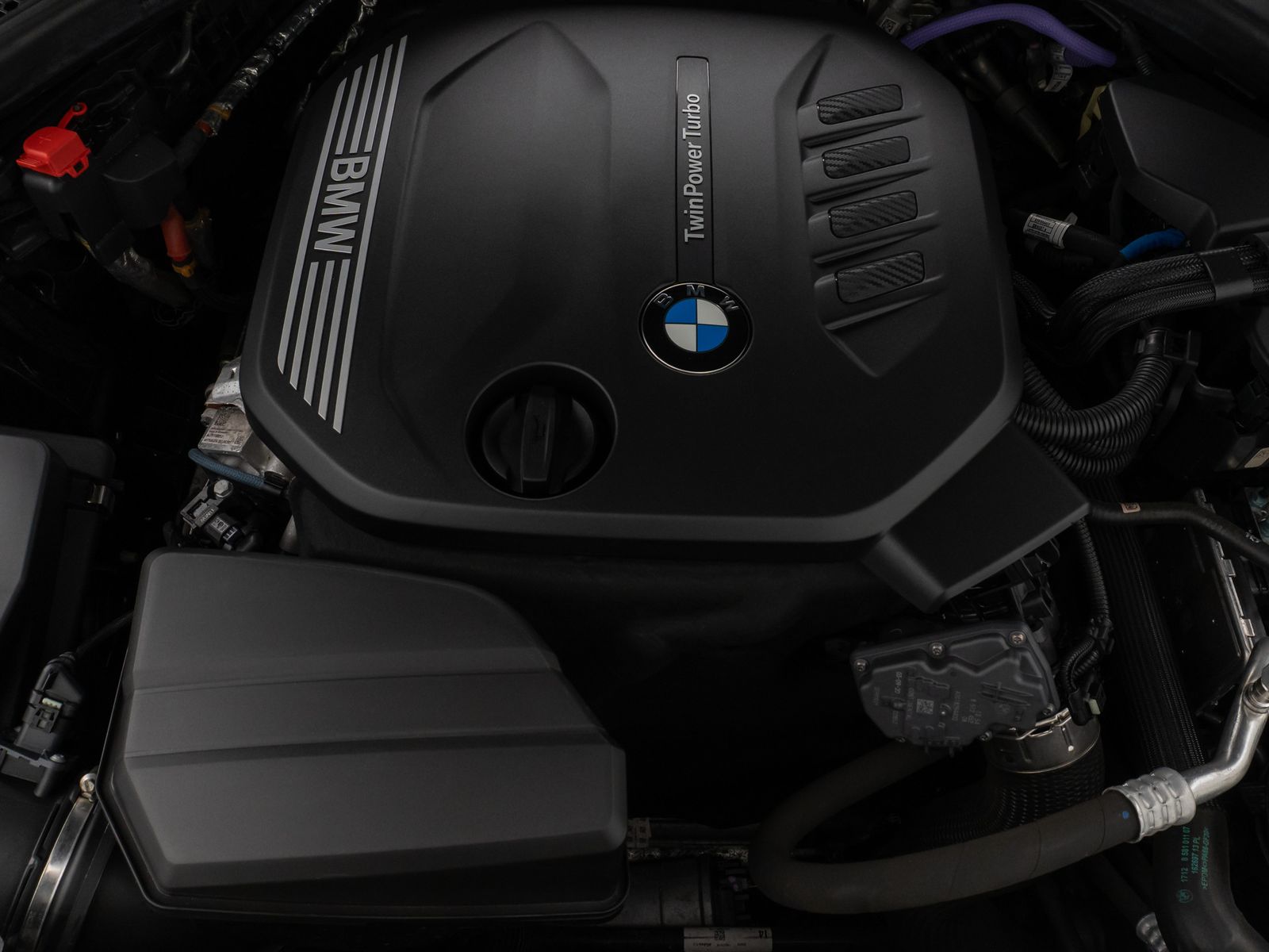 Fahrzeugabbildung BMW 320d xD  Glasdach Kamera DAB Geschwindigkeitsreg