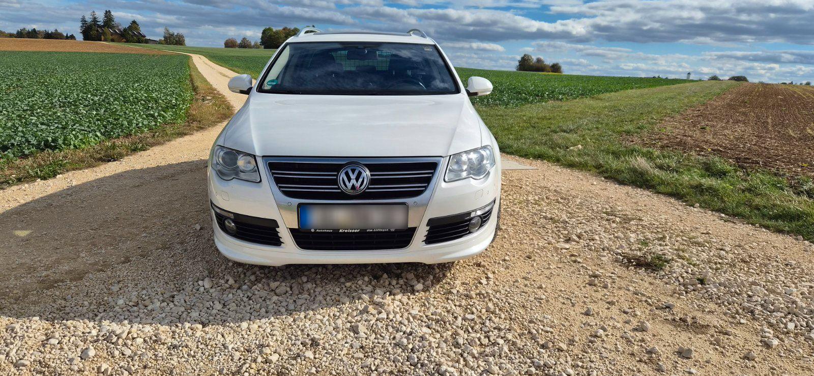 Volkswagen Passat 2010 — rear view