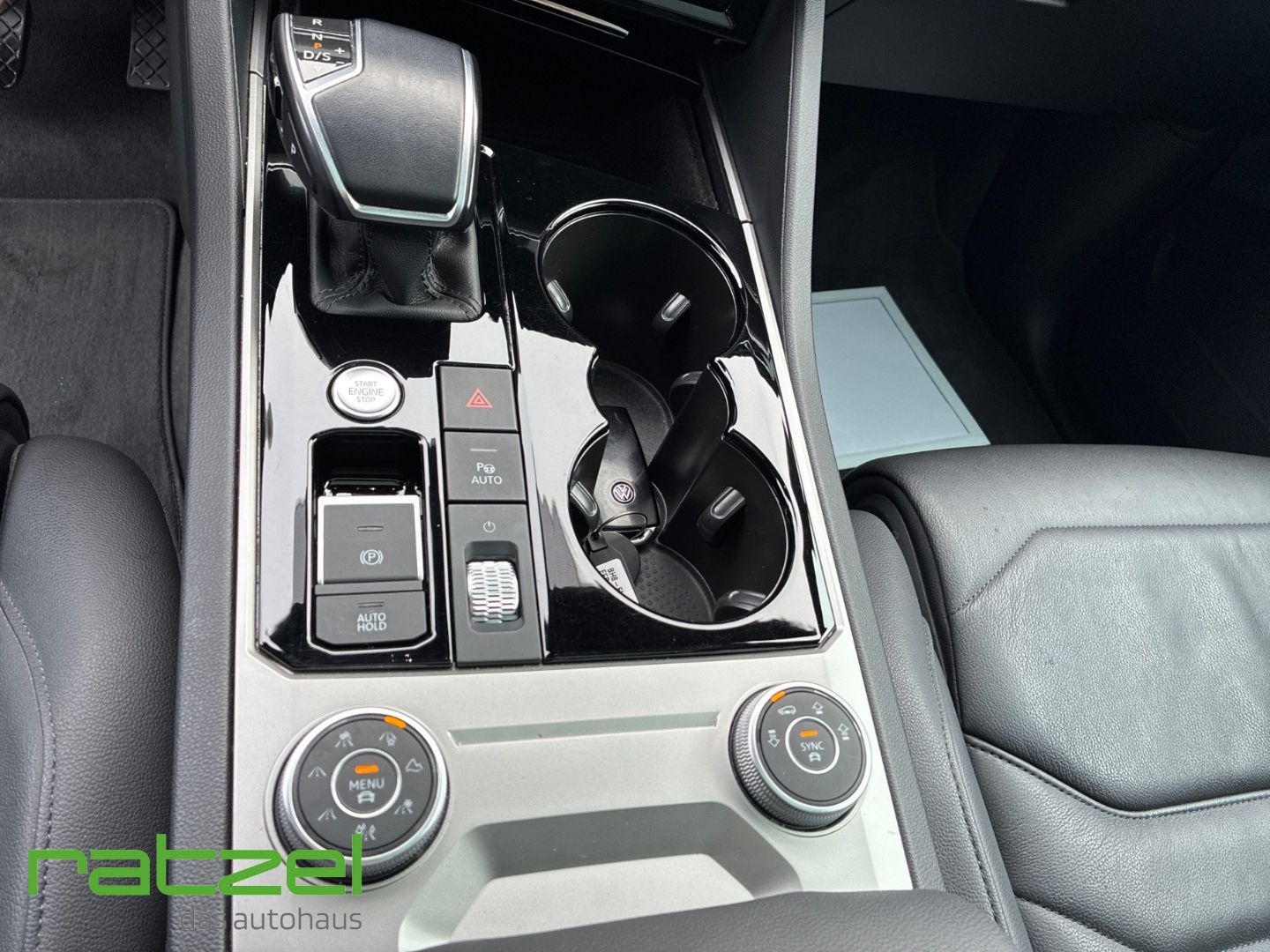 Fahrzeugabbildung Volkswagen Touareg Elegance 4Mot. eHyb. El. Panodach Navi L