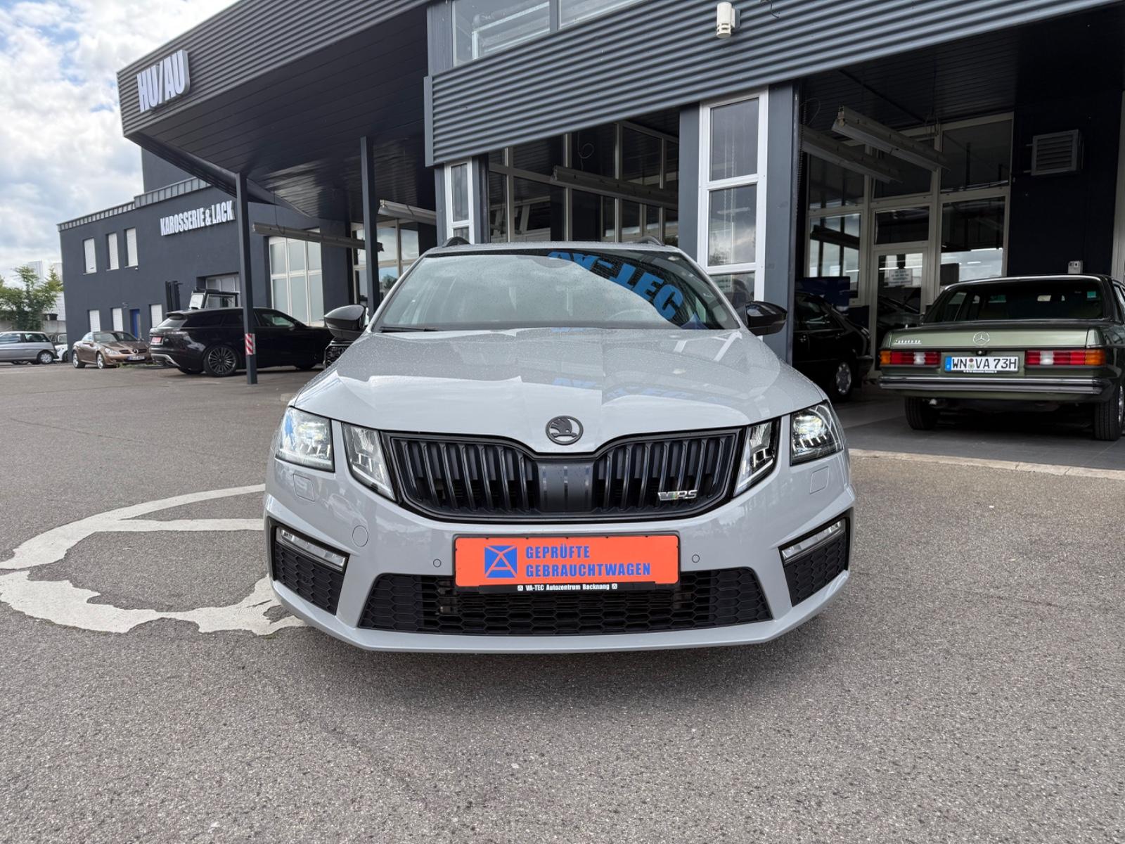 Skoda Octavia Combi RS 245 DSG/CARPLAY/KAMERA/PANO