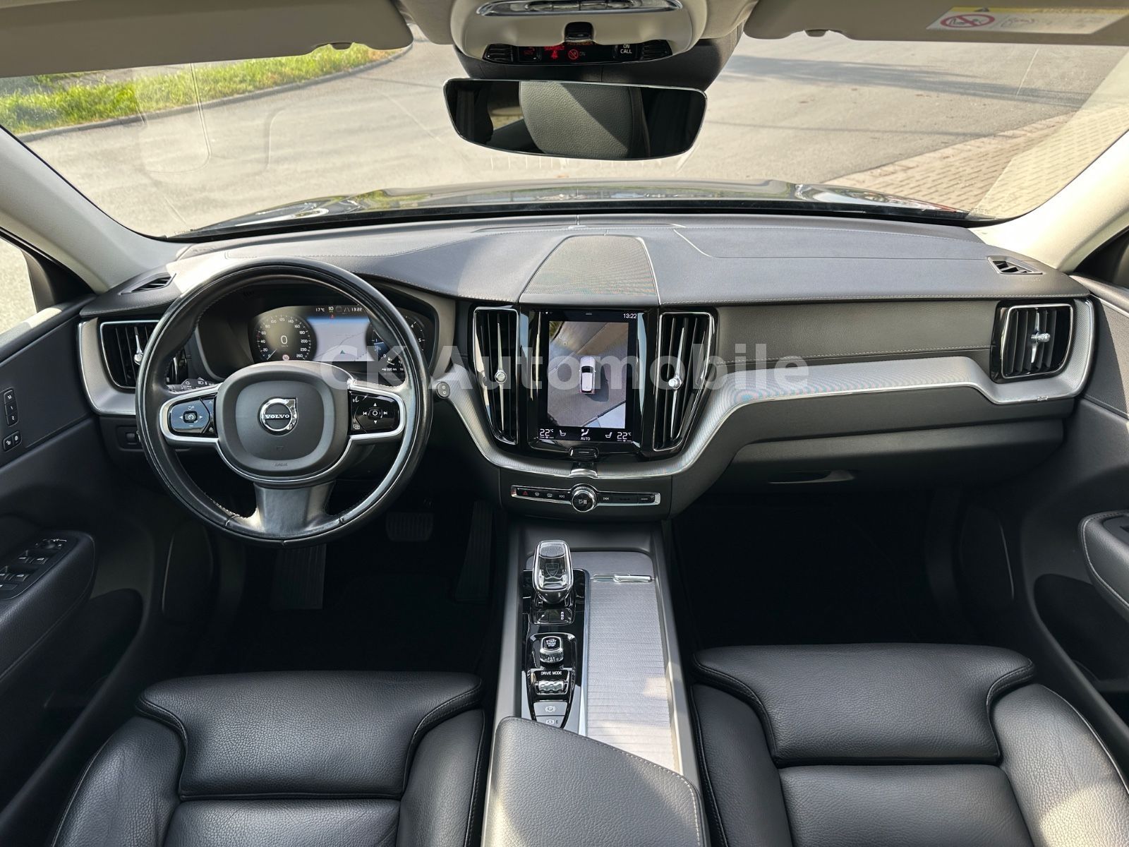 Fahrzeugabbildung Volvo XC60 B4 Inscription 2WD/Leder/Pano/LED/BLIS/360°