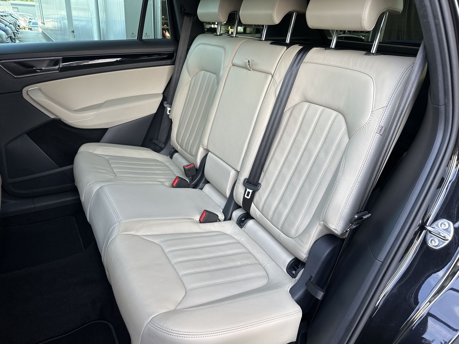 Fahrzeugabbildung SKODA Kodiaq 2.0 TDI L&K 4x4 NAV+MATRIX+ACC+KAMERA+AHK