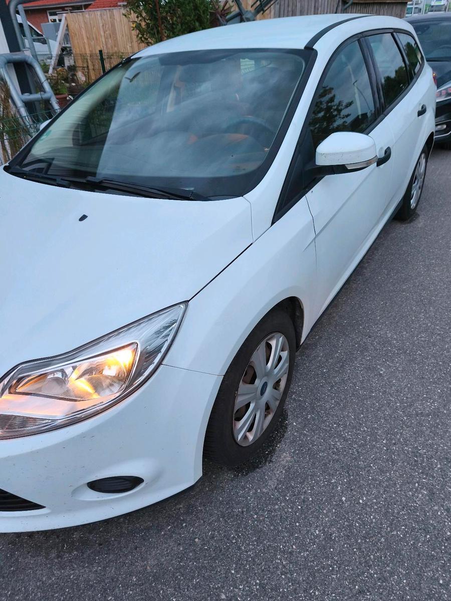 Ford Focus 2014 — rear view