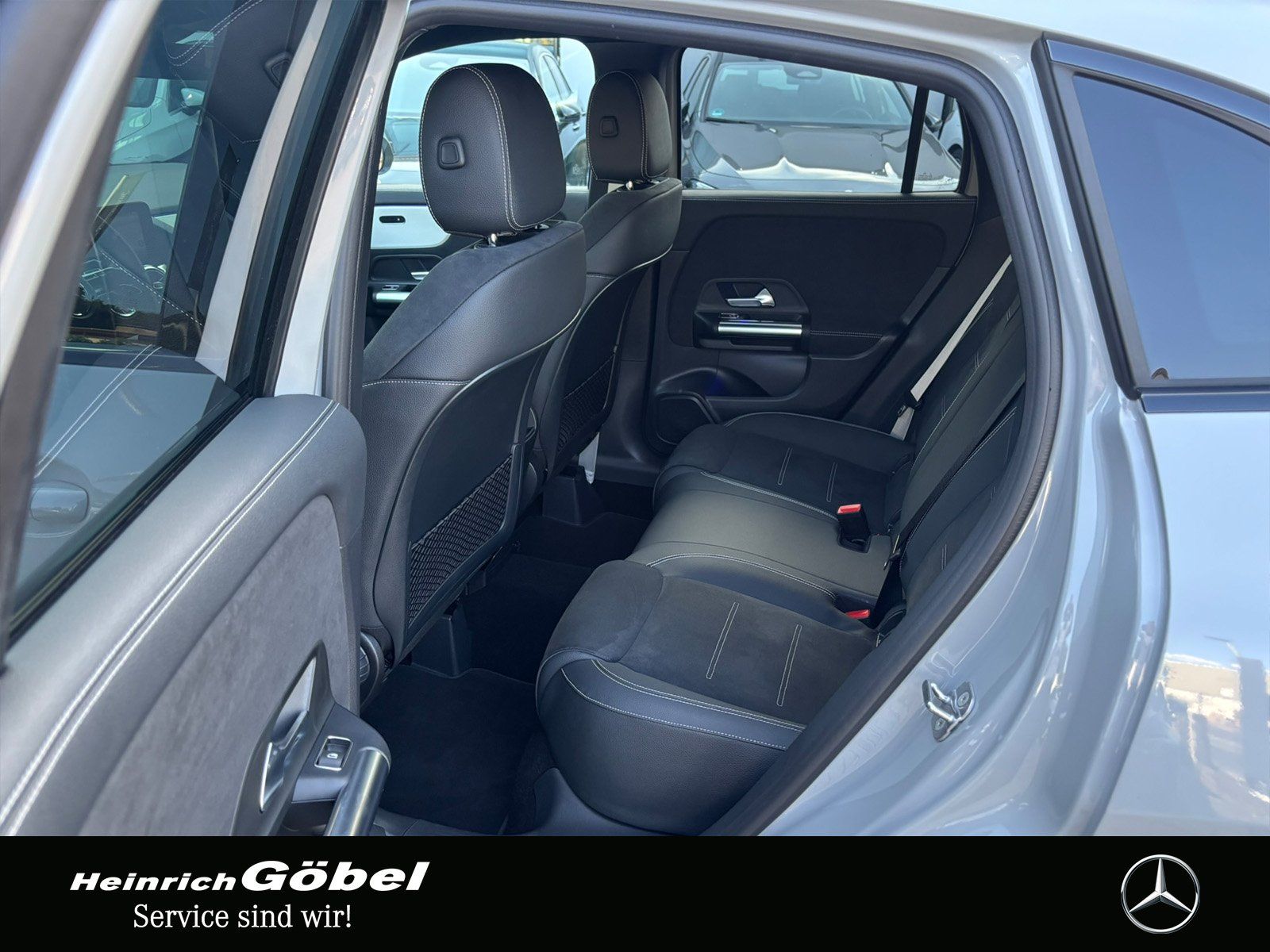 Fahrzeugabbildung Mercedes-Benz GLA 220 4M AMG*AHK*NIGHT-PAKET*MULTIBEAM*20ZOLL