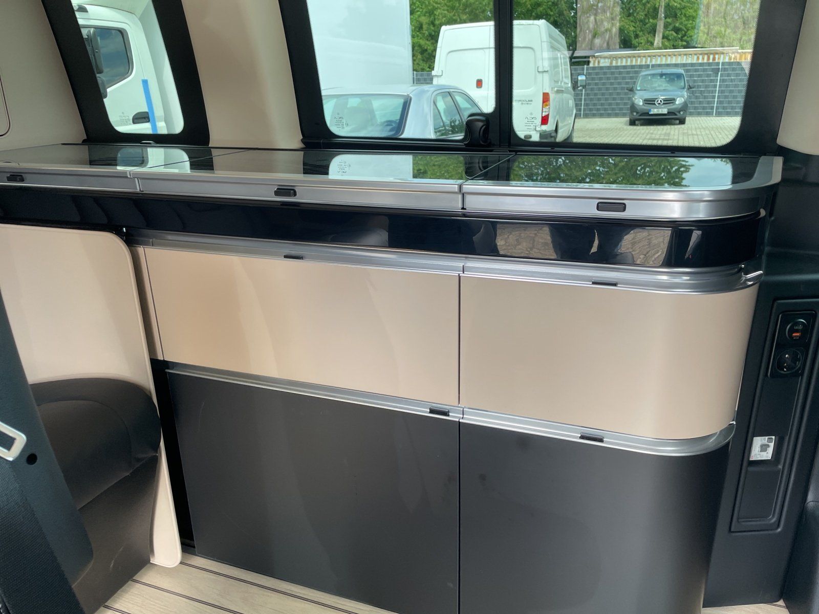 Fahrzeugabbildung Mercedes-Benz Marco Polo 300 d 4M AMG AIRMATIC AHK WW-Standhzg