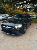 Mercedes-Benz A 200 AMG Interieur und Exterieur, MBUX