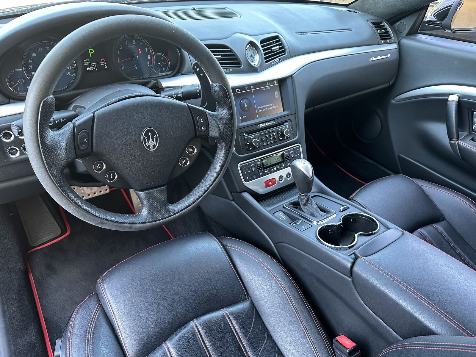Fahrzeugabbildung Maserati GranTurismo S 4.7 V8 NAV+XEN+TEMPOMAT+2HD+20ZOLL