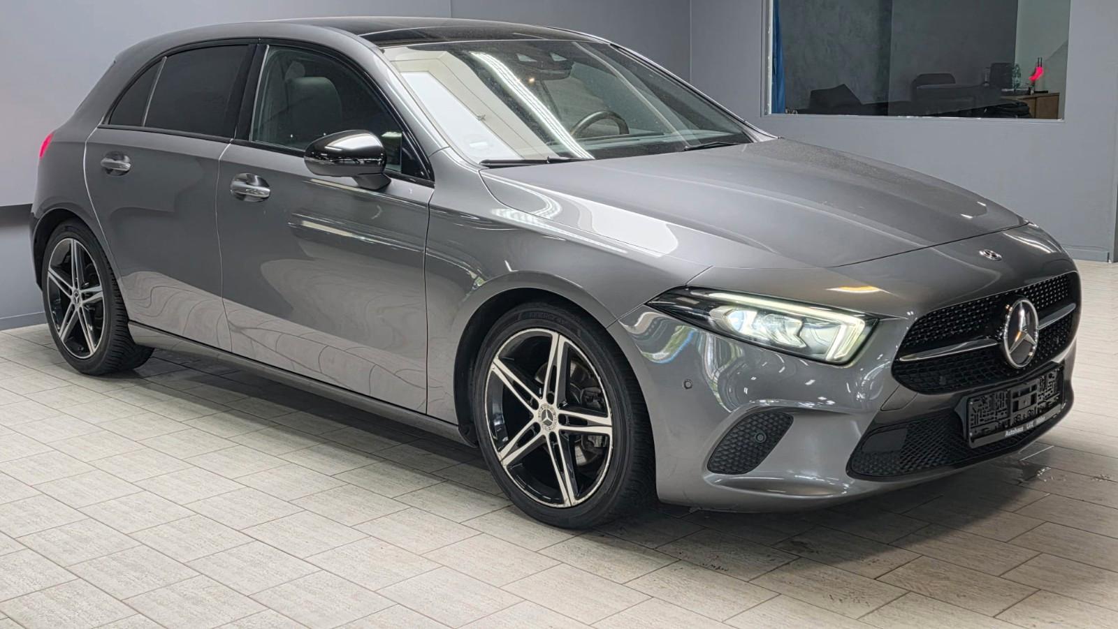 Mercedes-Benz A200 - Pano - AR Navi - Night - LED - Keyless