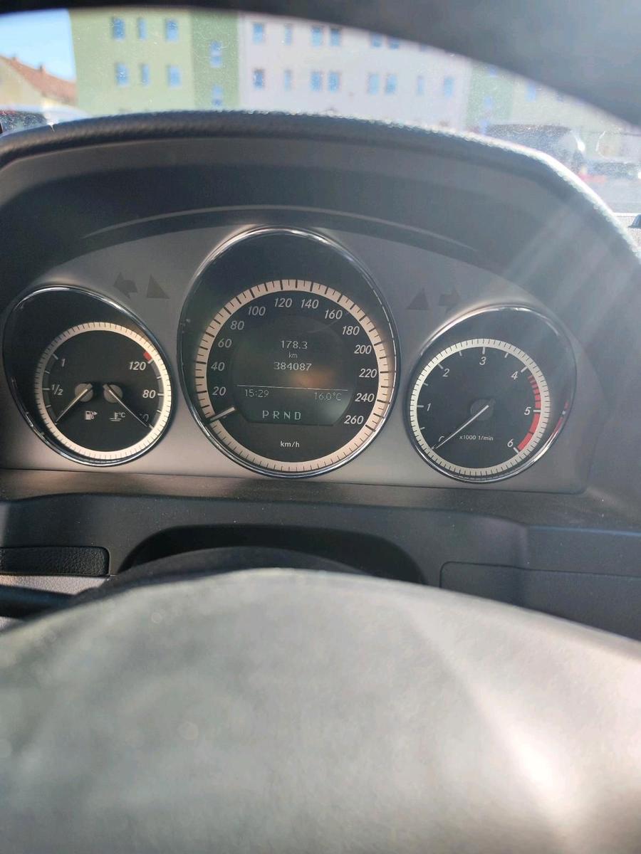 Mercedes-Benz 220 2010 — photo 5
