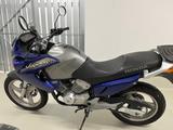 Honda Varadero XL 125 in Blau - HONDA XL 125