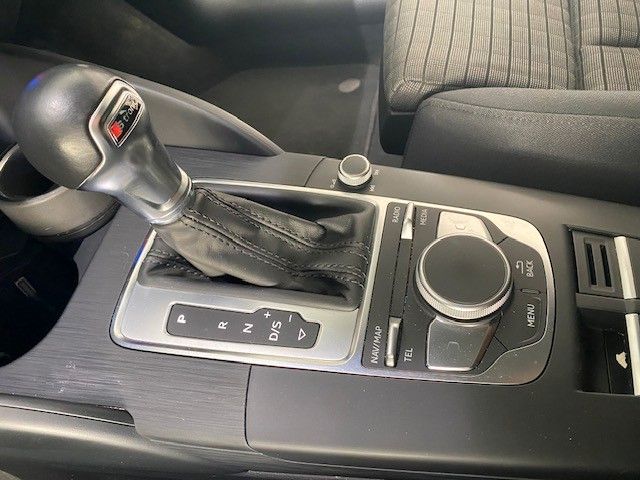 Fahrzeugabbildung Audi A3 Sportback 35 TFSI S-LINE LED/SPORT/SHZ/PDC
