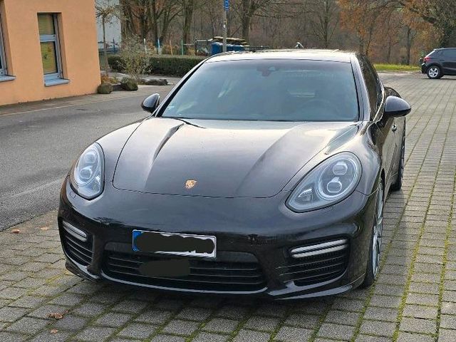 Porsche Panamera Turbo Chrono Paket Burmester