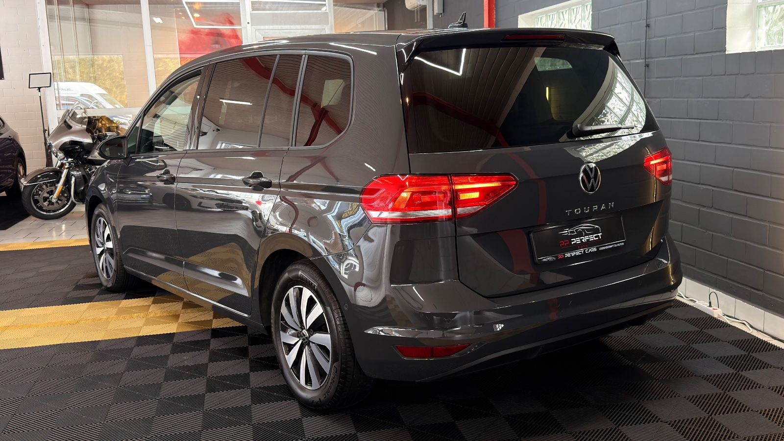 VW Touran Touran Comfortline AHK|Dynaudio|7-Sitzer|Kamera Vorschau 2