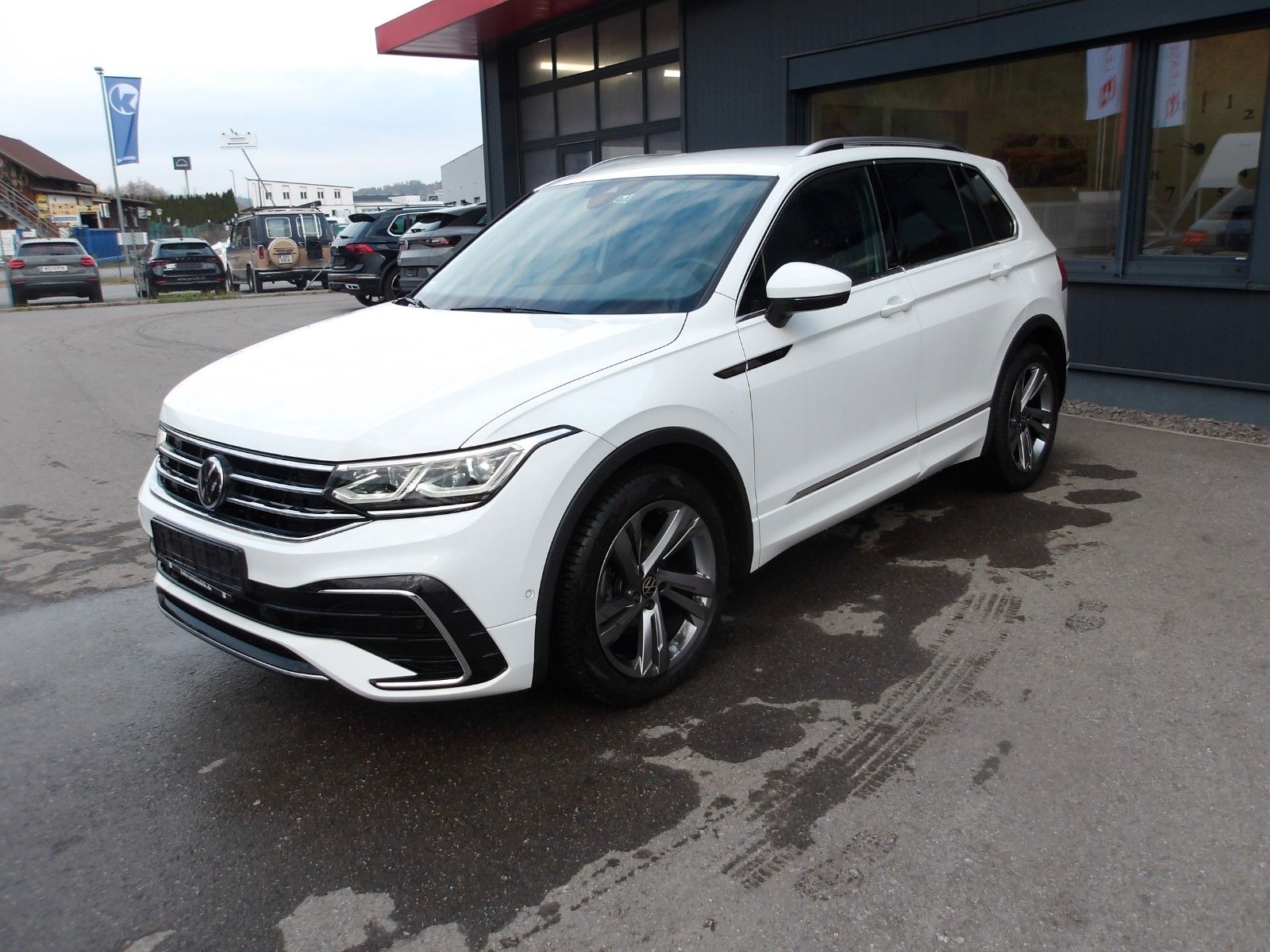 Volkswagen Tiguan R-Line *MATRIX*AHV*RFK*EXP. 20990*