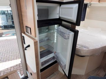 Bild 12 Mooveo TEI-71 FBH Hubbett L-Sitzgr. Navi