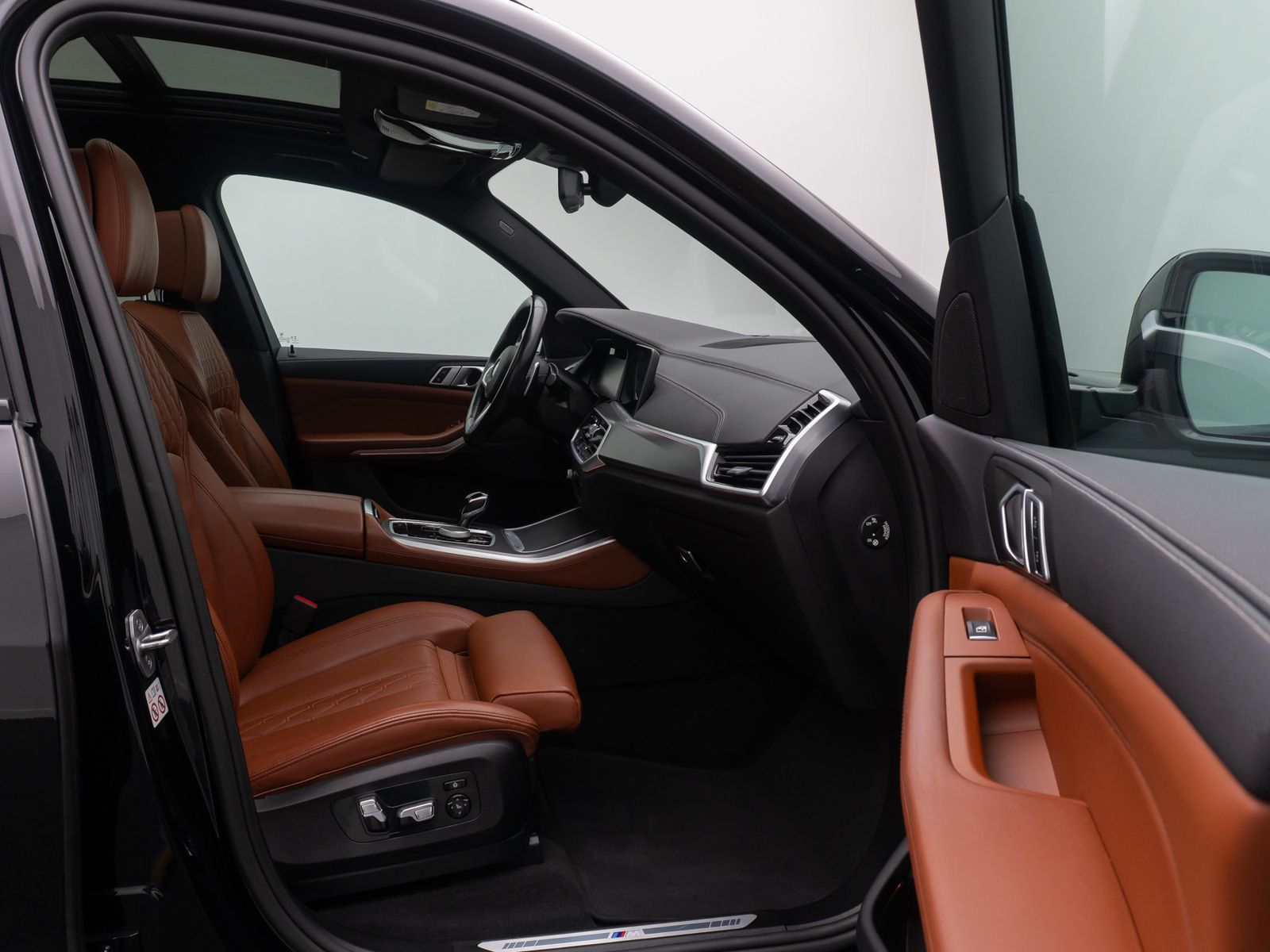 Fahrzeugabbildung BMW X5 xD30d M Sport 360°Laser ACC SoftCl DAB 22Zoll