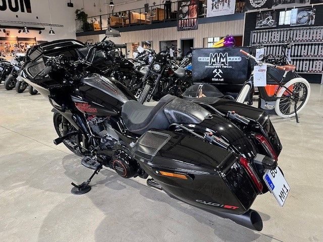 Fahrzeugabbildung Harley-Davidson FLTRXSTSE CVO Road Glide ST 2024