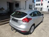 Ford Focus Lim.KLIMA,ALU,AHK,45000 KM. - Ford: F450