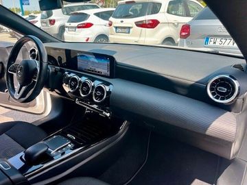 Mercedes CLA 200 Shooting Brake - 11