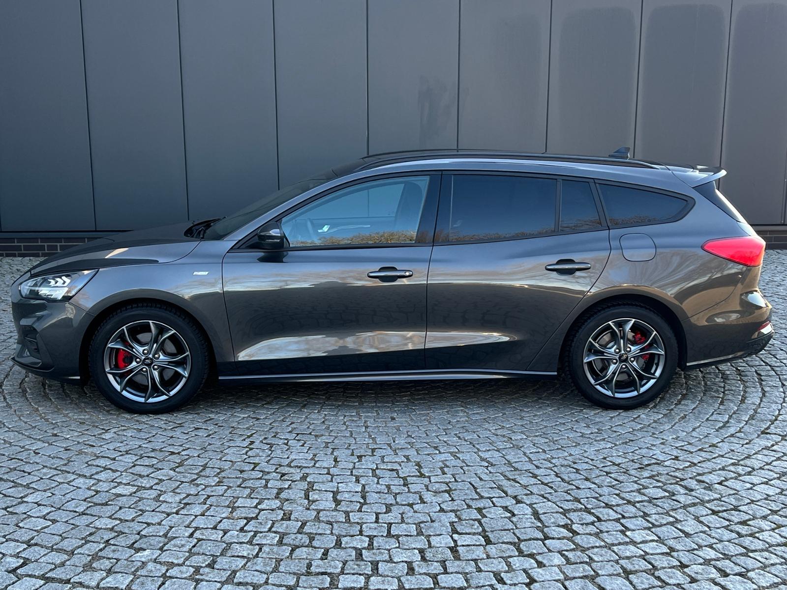 Ford Focus Turnier ST-Line X 1.0 EcoBoost Hybrid *AHK