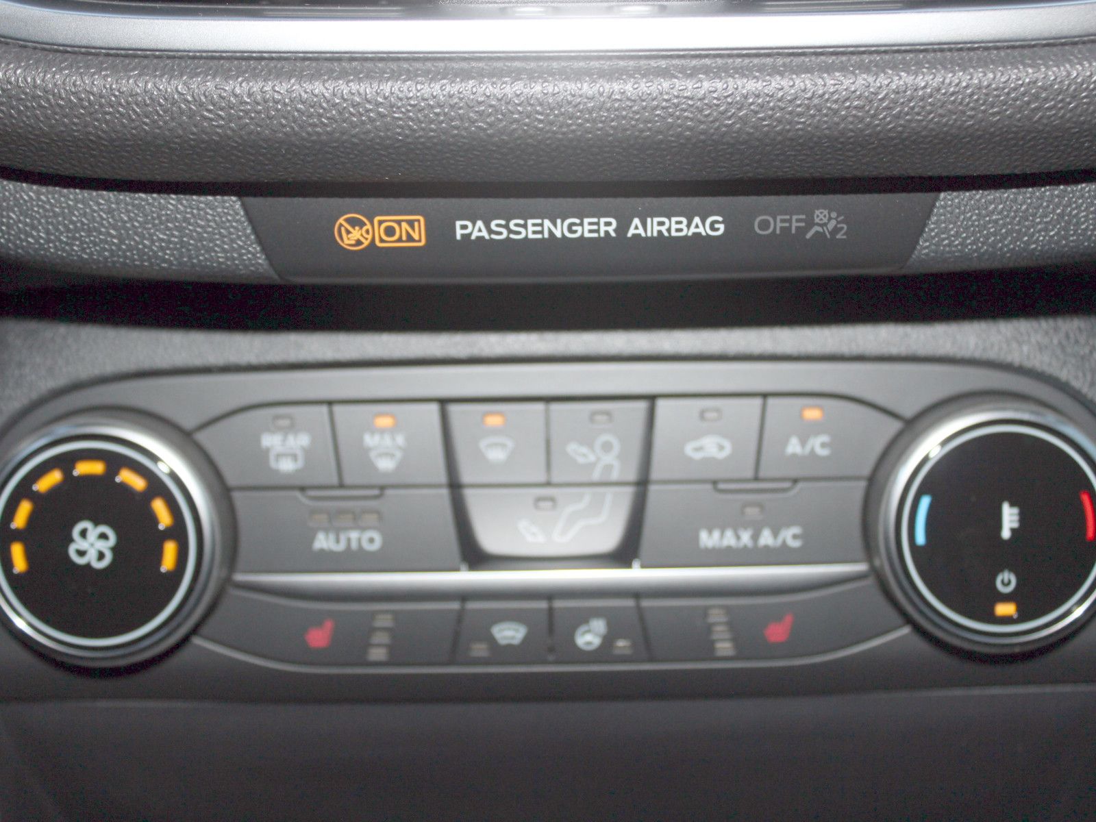 Fahrzeugabbildung Ford Fiesta Titanium