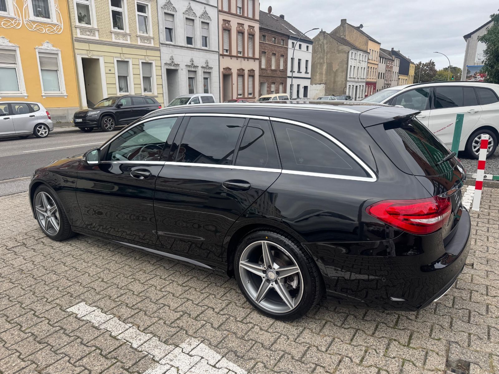 Fahrzeugabbildung Mercedes-Benz C 180 T AMG LINE BURMESTER AHK KAMERA LED