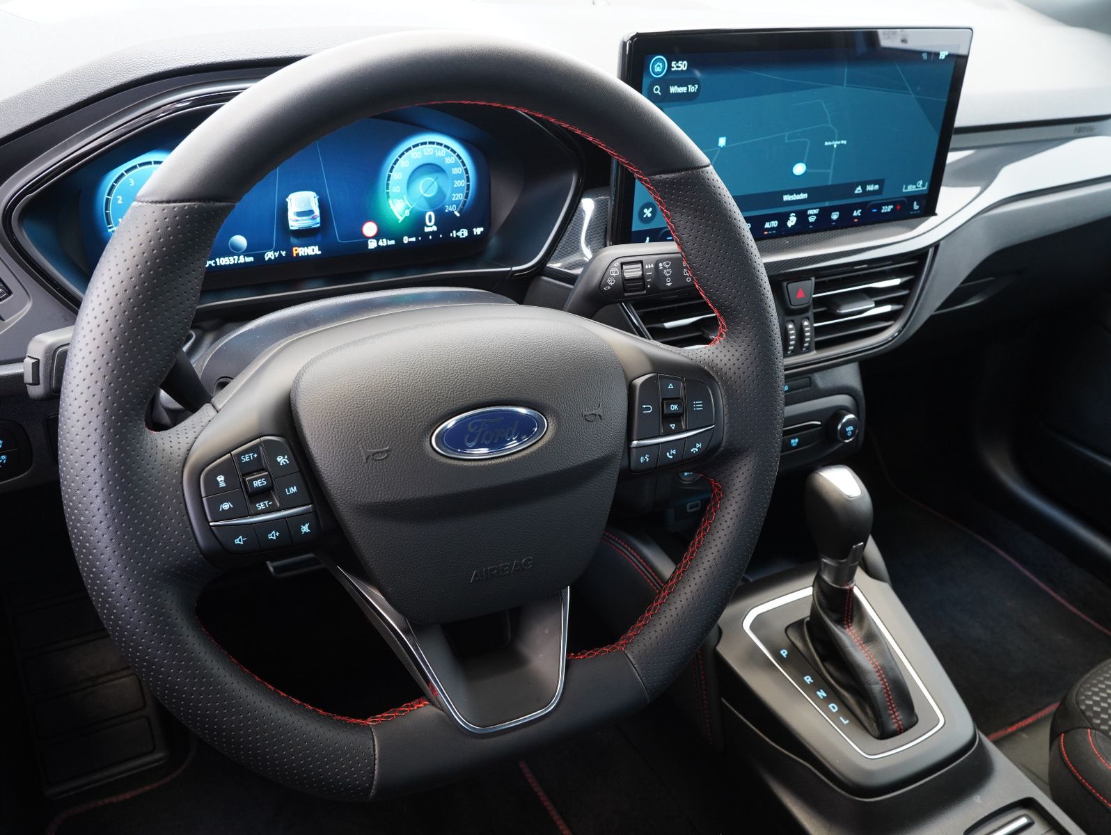 Fahrzeugabbildung Ford Focus Turnier 1.0 EcoBoost ST-Line X ACC/MATRIX