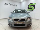 Volvo V50 1.6 D Momentum / LEDER / AHK / NAVI - Volvo V50 mit Diesel-Antrieb