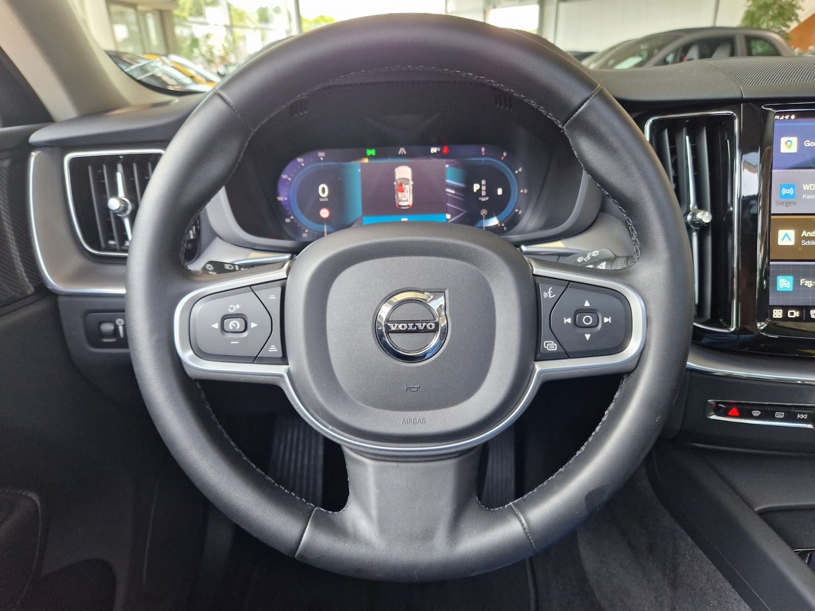 Fahrzeugabbildung Volvo XC60 Momentum Pro 2WD PANO H/K LED