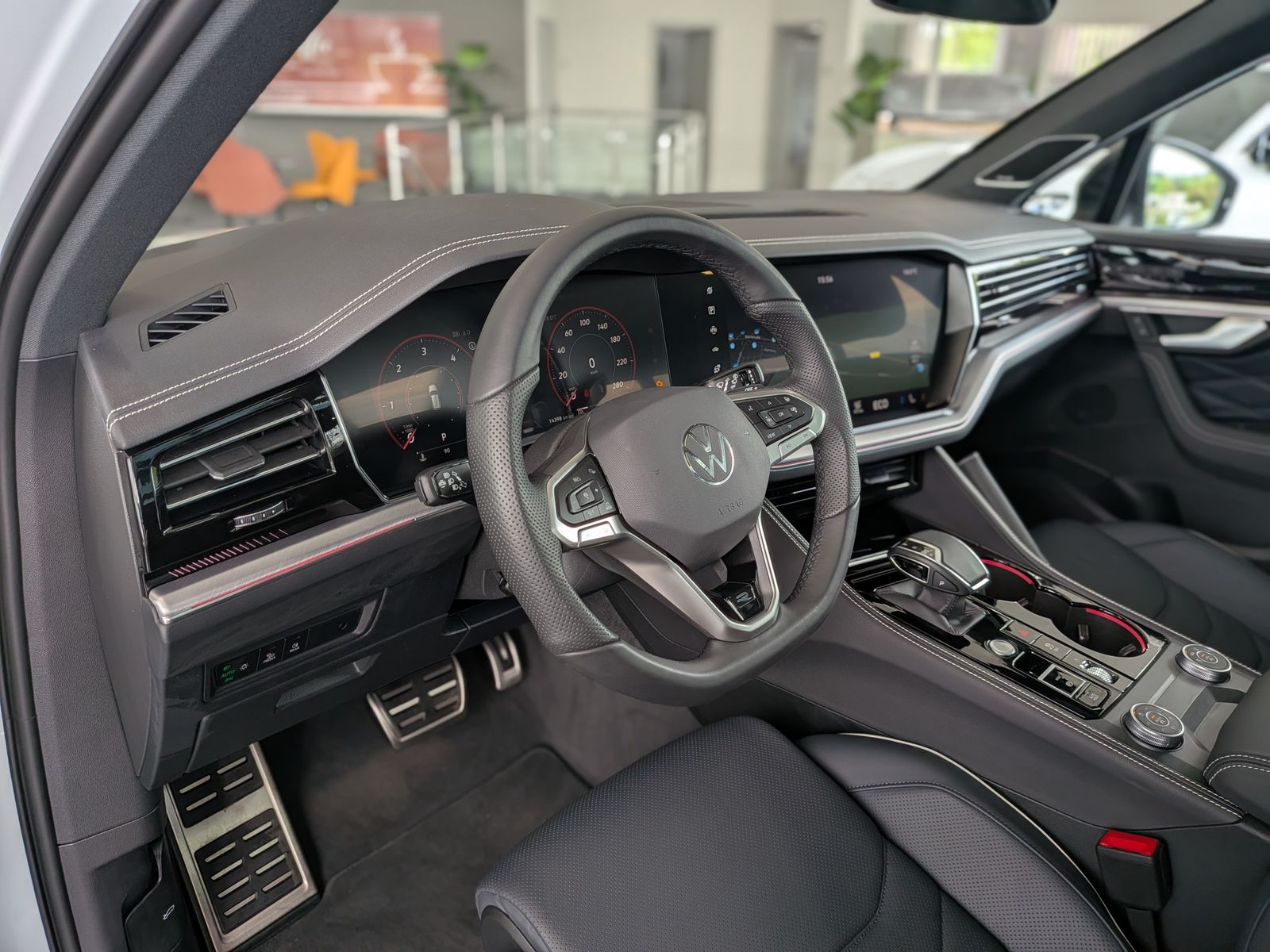 Fahrzeugabbildung Volkswagen Touareg 3.0TDI 4M R-Line VOLL Black 22" UPE 114T