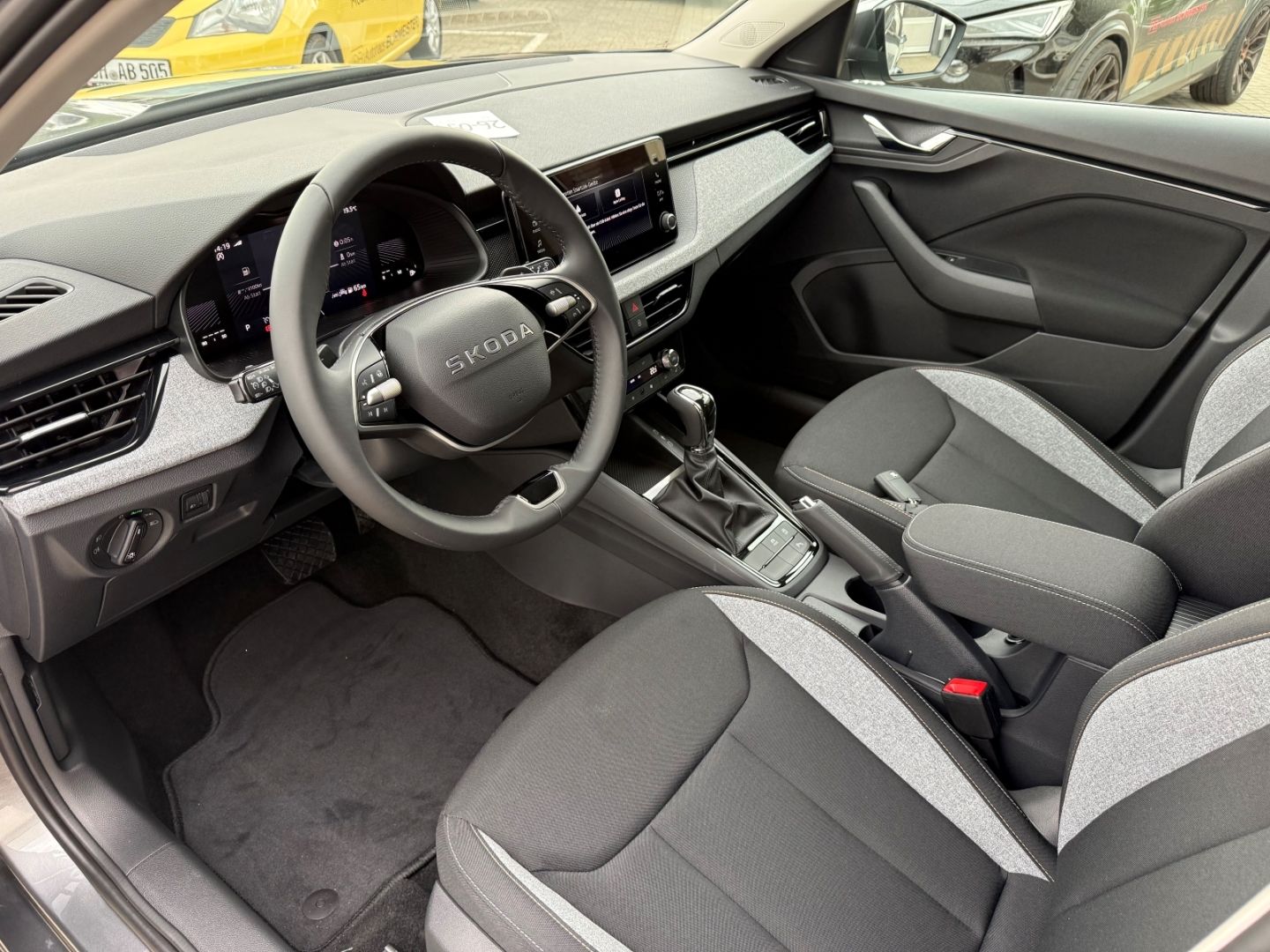 Fahrzeugabbildung SKODA Kamiq Selection el.AHK DigCoc LED CarPlay Winter